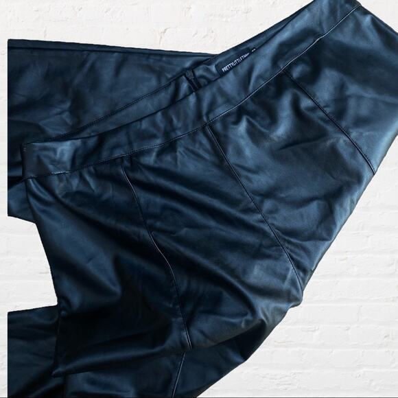 PrettyLittleThing black faux leather pants - Picture 2 of 6